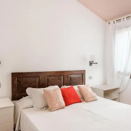 Eleonora, Sulle Bianche Spiagge Di Sant Elmo E Castiadas. Tatil Evi
