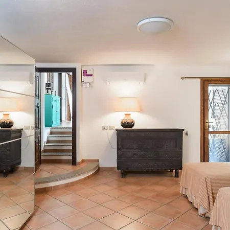 Eleonora, Sulle Bianche Spiagge Di Sant Elmo E Castiadas. Tatil Evi Castiadas